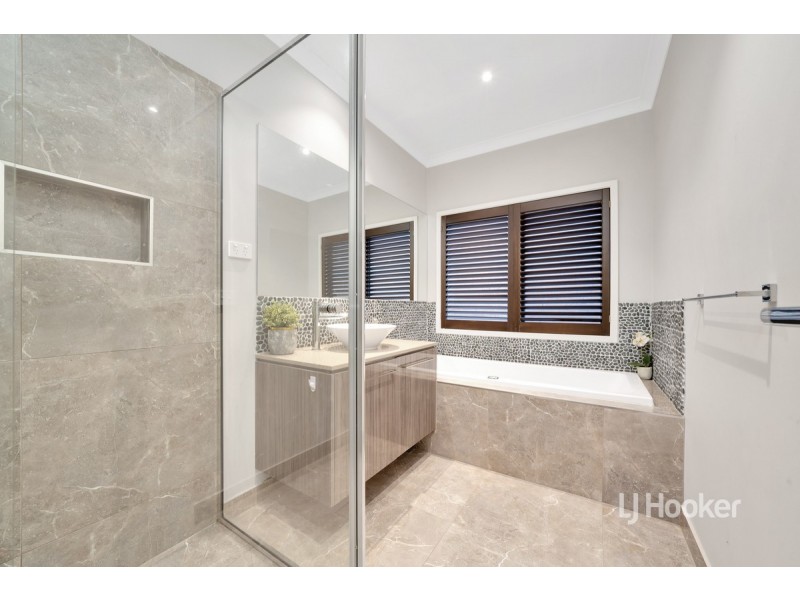 14 Corboy Close, Point Cook VIC 3030