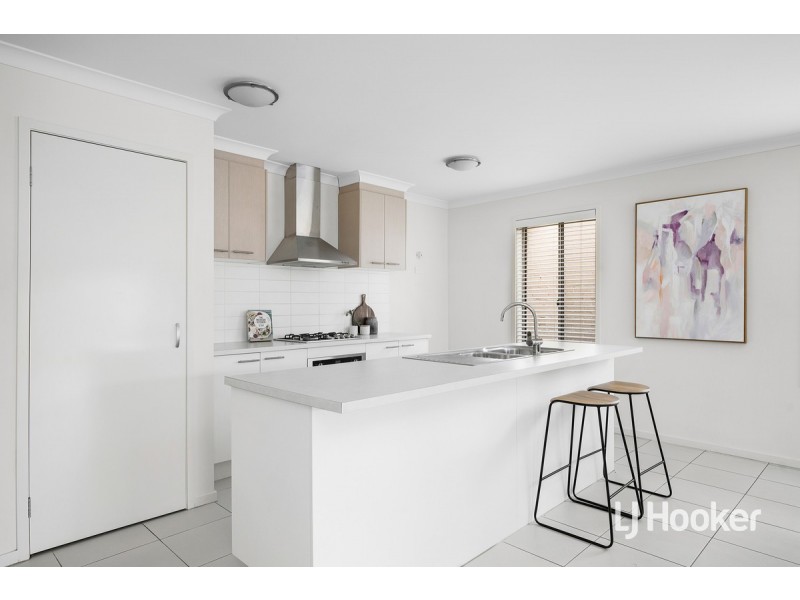 8 Jolimont Road, Point Cook VIC 3030