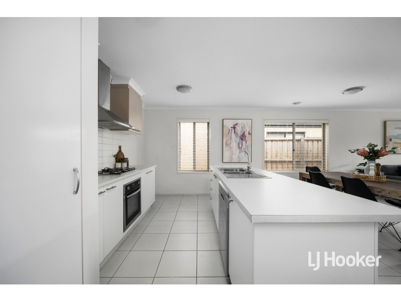 8 Jolimont Road, Point Cook VIC 3030