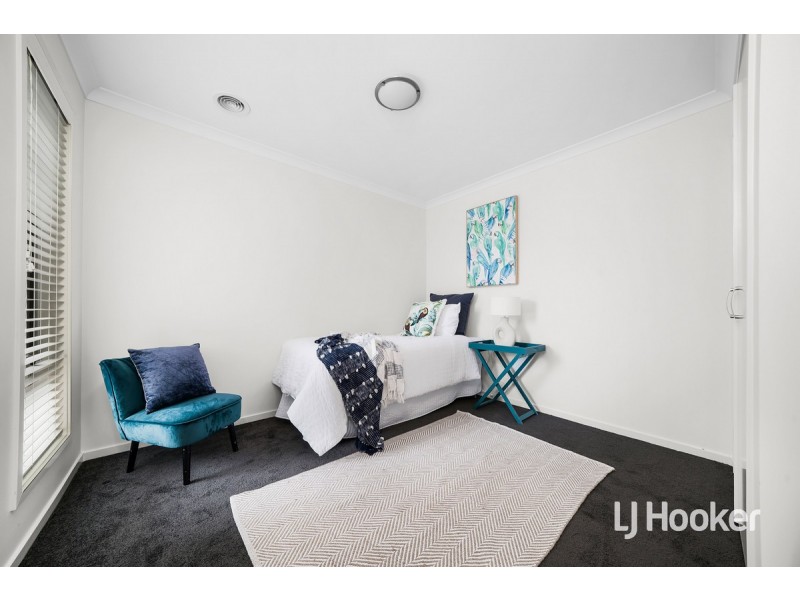 8 Jolimont Road, Point Cook VIC 3030