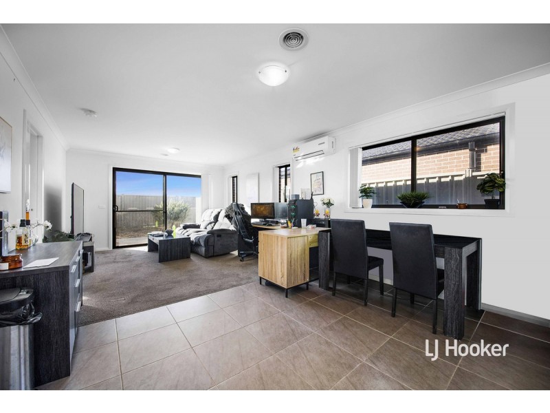 5 Perennial Drive, Kurunjang VIC 3337