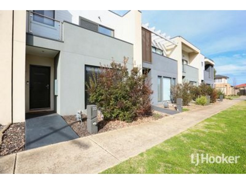 33 Exploration Avenue, Werribee VIC 3030