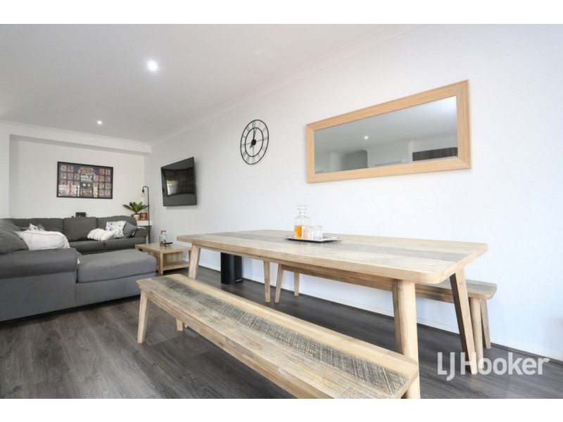 33 Exploration Avenue, Werribee VIC 3030