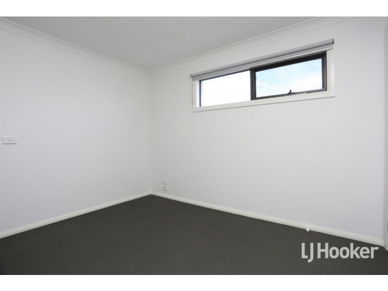 33 Exploration Avenue, Werribee VIC 3030