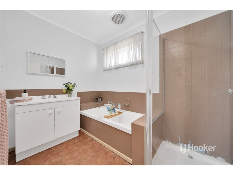31 Whitehaven Street, Wyndham Vale VIC 3024