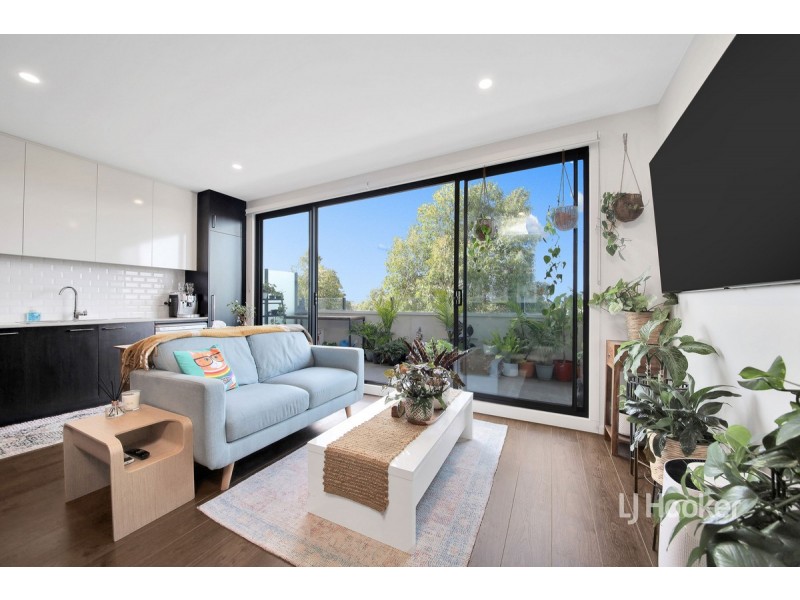 305/18 Tribeca Drive, Point Cook VIC 3030