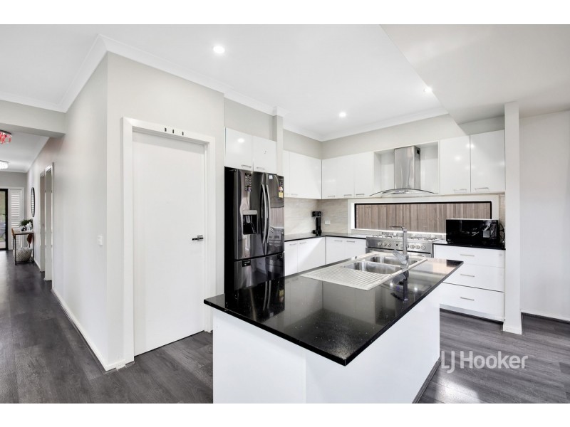 35 Lilyturf Drive, Tarneit VIC 3029