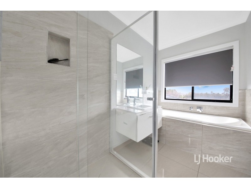 35 Lilyturf Drive, Tarneit VIC 3029