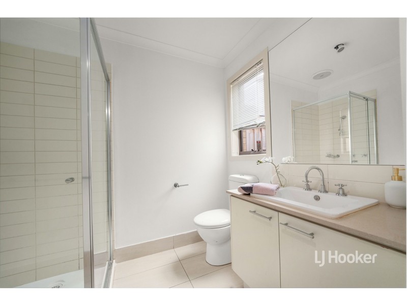 20 Maslin Walk, Point Cook VIC 3030