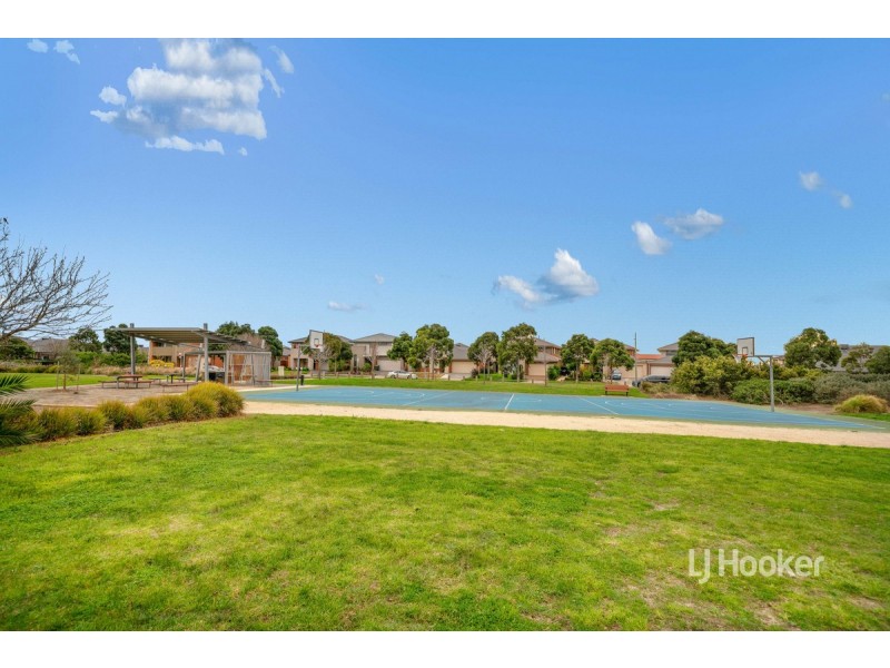 20 Maslin Walk, Point Cook VIC 3030