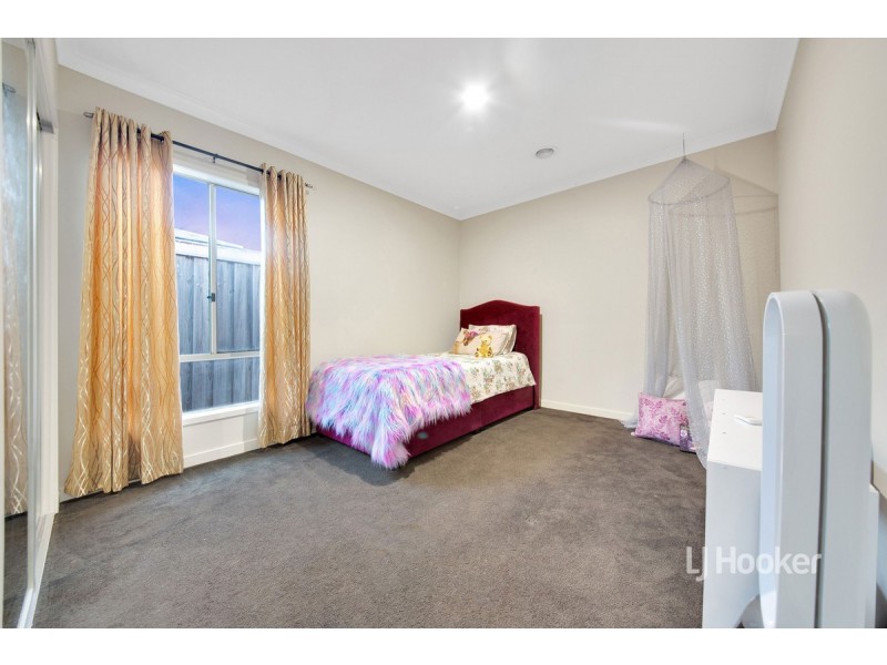 24 Trimotor Road, Point Cook VIC 3030