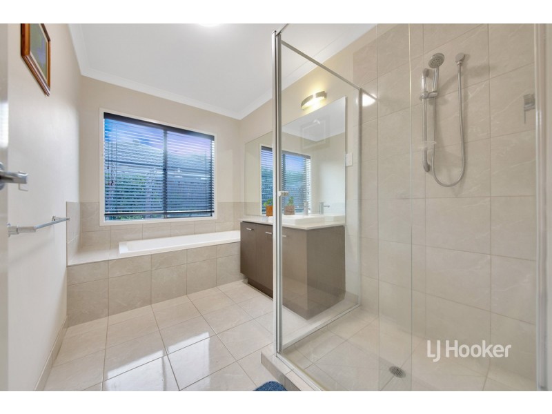 24 Trimotor Road, Point Cook VIC 3030