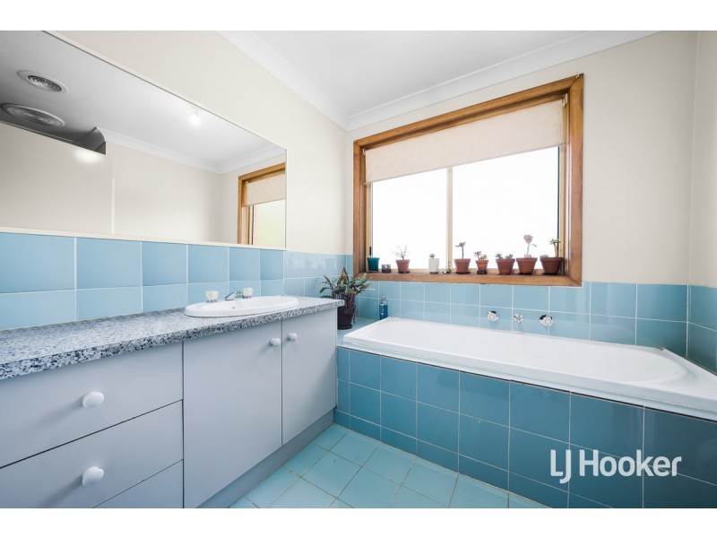68 Grevillea Crescent, Hoppers Crossing VIC 3029