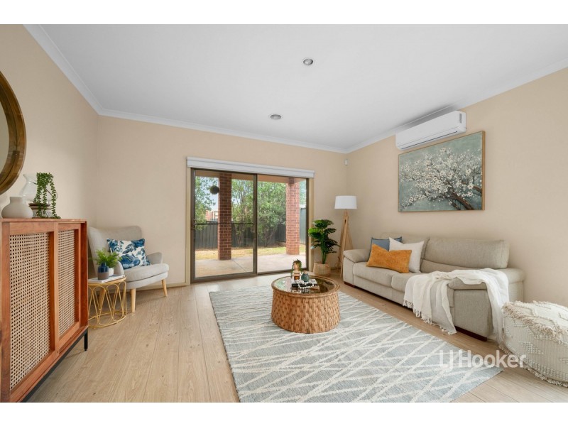 28 Terrene Terrace, Point Cook VIC 3030