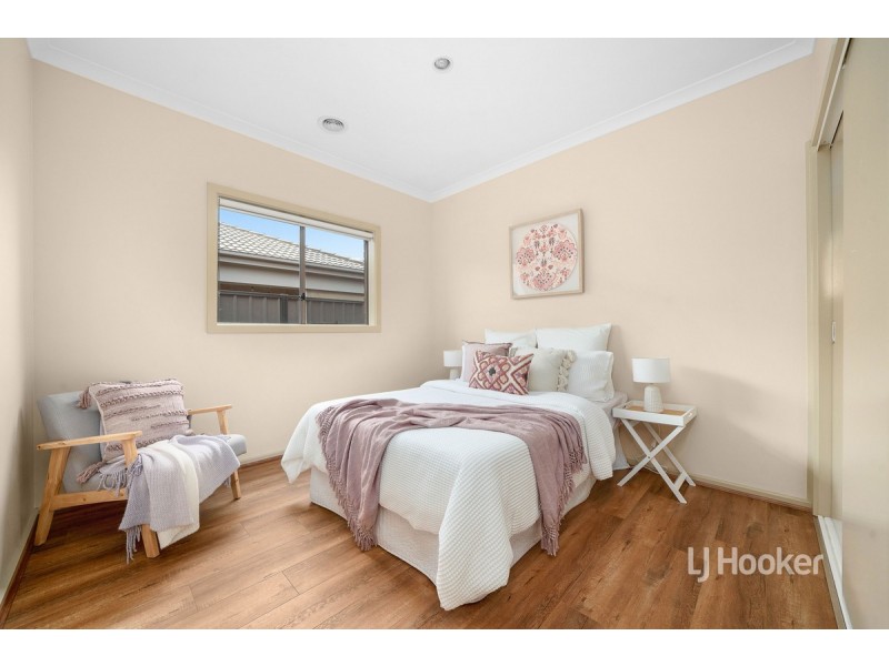 28 Terrene Terrace, Point Cook VIC 3030