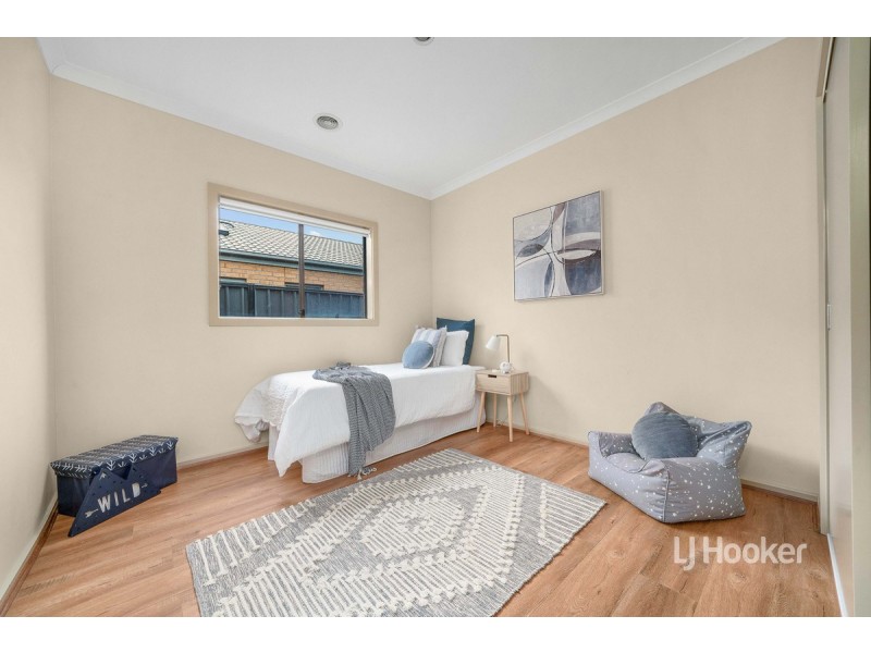 28 Terrene Terrace, Point Cook VIC 3030