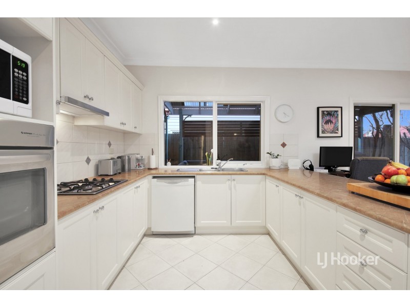 52 Foxwood Drive, Point Cook VIC 3030