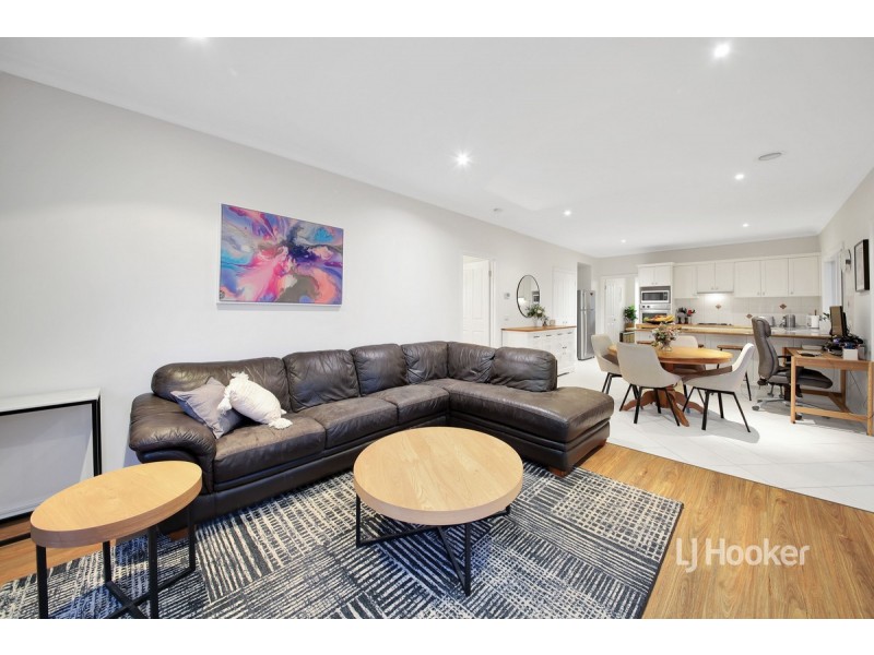 52 Foxwood Drive, Point Cook VIC 3030