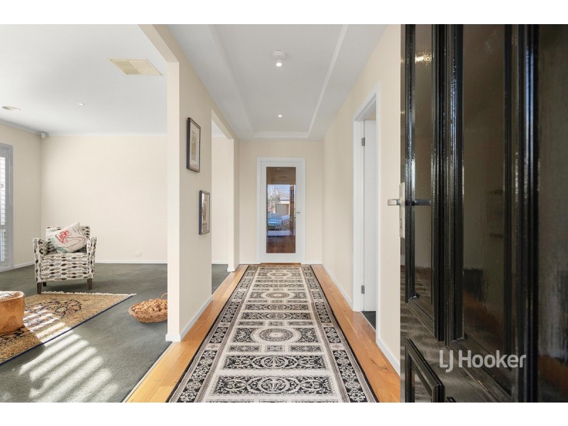 7 Vine Close, Point Cook VIC 3030