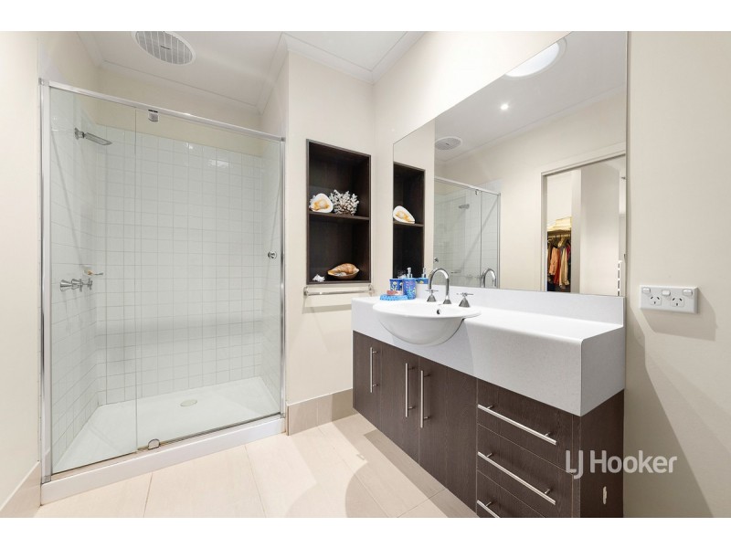 7 Vine Close, Point Cook VIC 3030