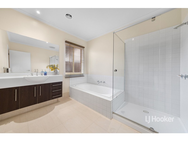 7 Vine Close, Point Cook VIC 3030