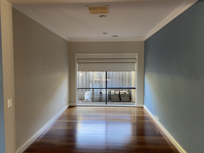 12 Half Moon Terrace, Sanctuary Lakes VIC 3030