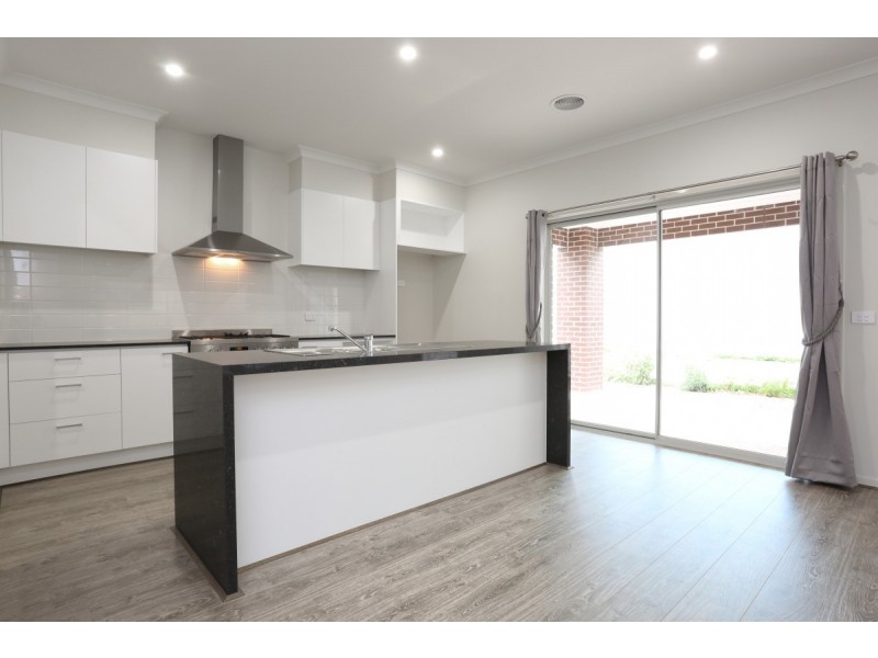 44 Flatbush Avenue, Point Cook VIC 3030