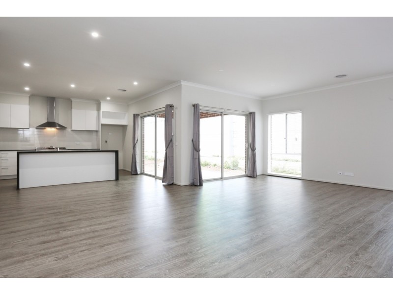44 Flatbush Avenue, Point Cook VIC 3030
