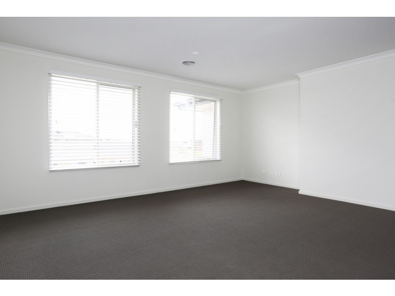 44 Flatbush Avenue, Point Cook VIC 3030