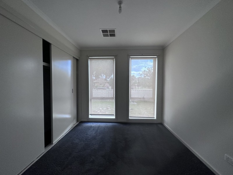 11 Songlark Crescent, Werribee VIC 3030