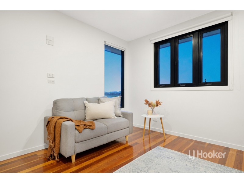 16 Ellis Close, Sanctuary Lakes VIC 3030