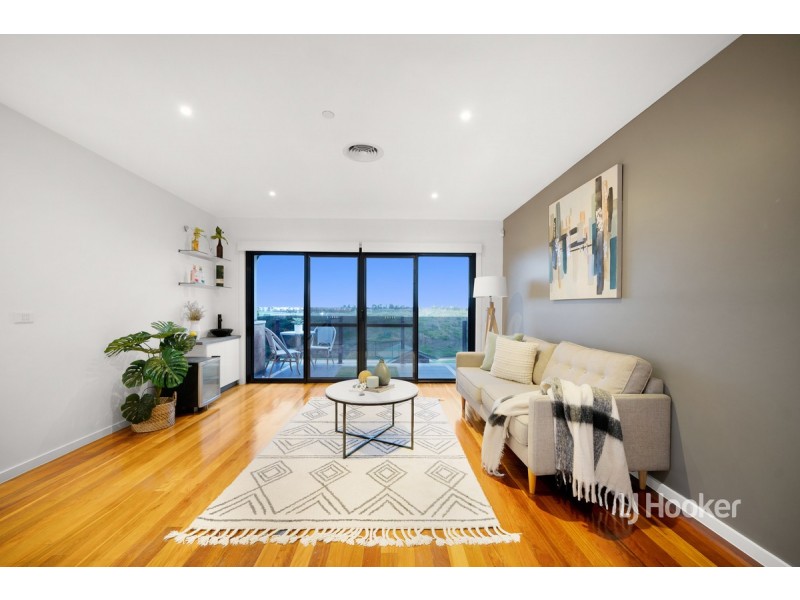 16 Ellis Close, Sanctuary Lakes VIC 3030