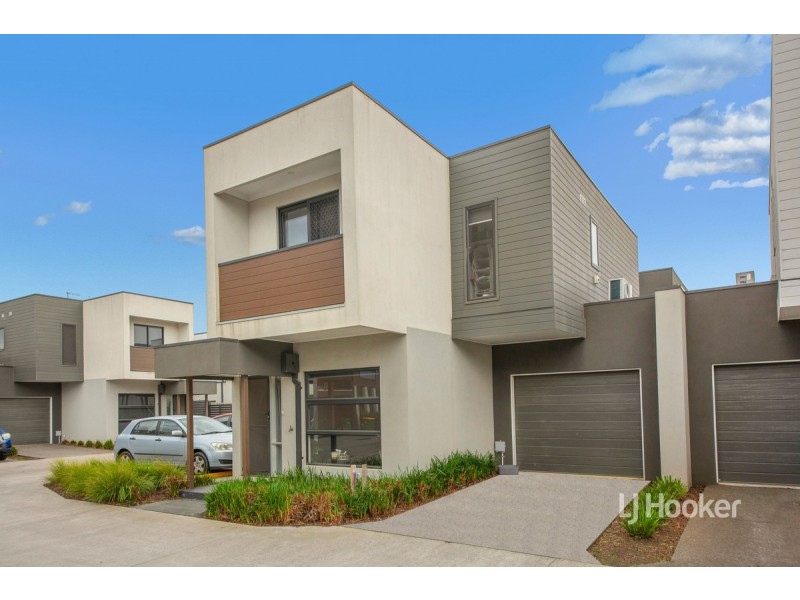 3/12 Sturt Court, Officer VIC 3809