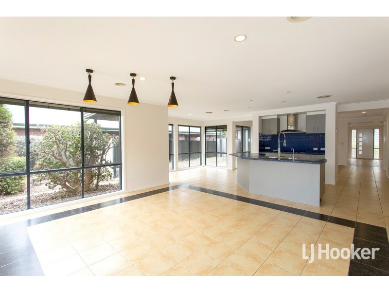 15 Trapani Avenue, Point Cook VIC 3030