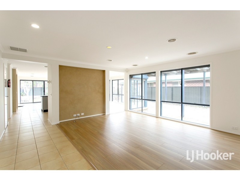 15 Trapani Avenue, Point Cook VIC 3030
