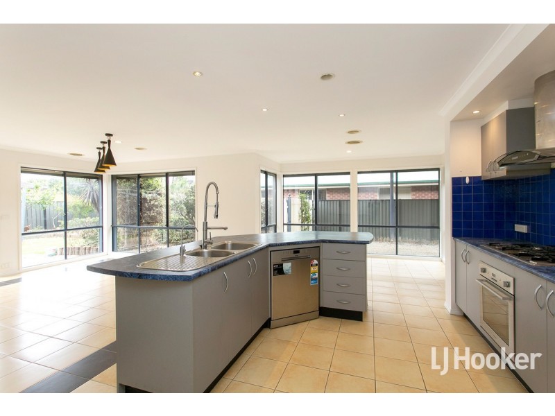 15 Trapani Avenue, Point Cook VIC 3030