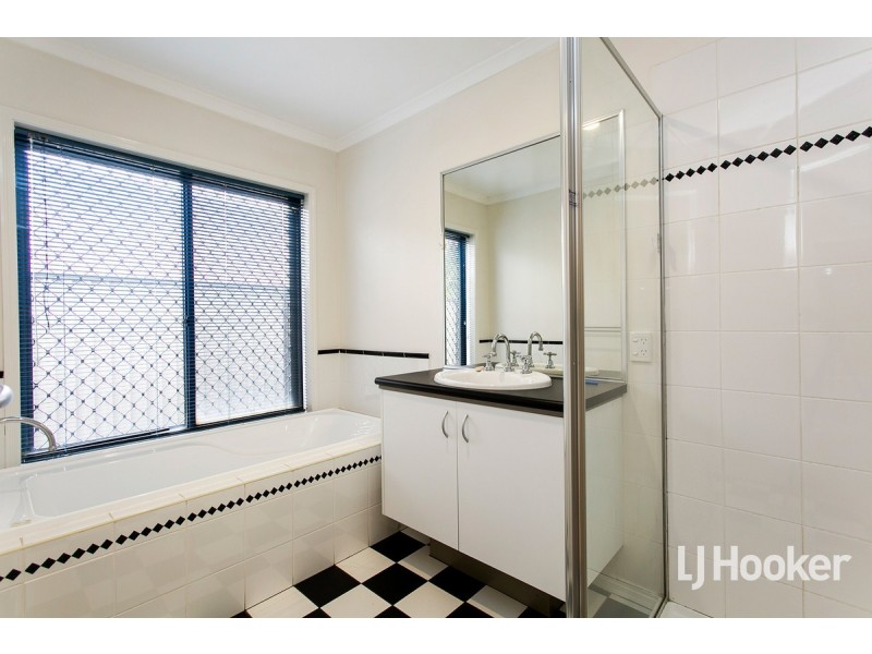 15 Trapani Avenue, Point Cook VIC 3030