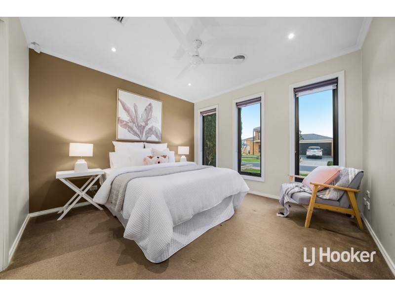 16 McCauley Street, Point Cook VIC 3030