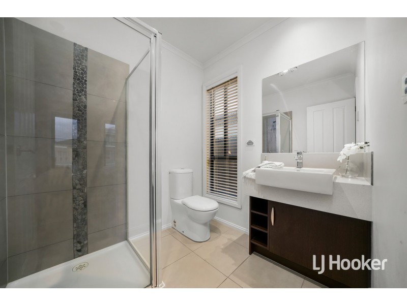 16 McCauley Street, Point Cook VIC 3030