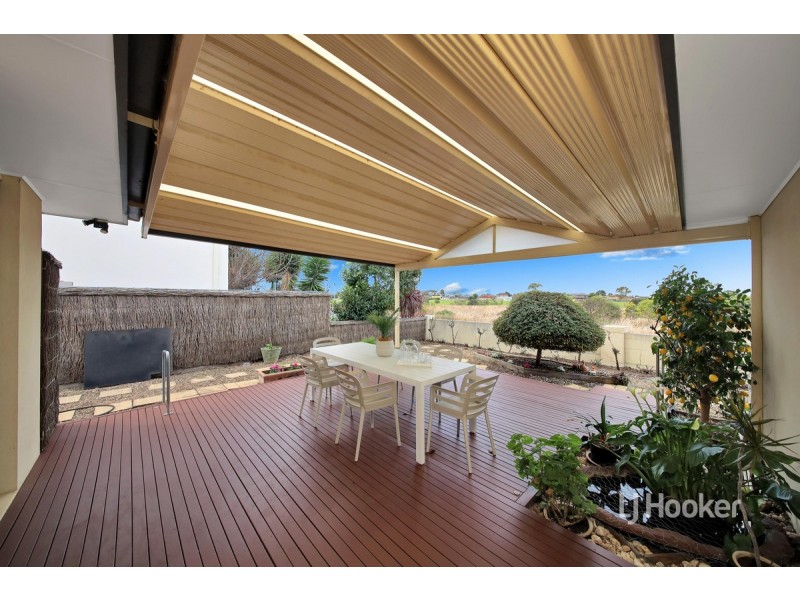 44 Signature Boulevard, Sanctuary Lakes VIC 3030
