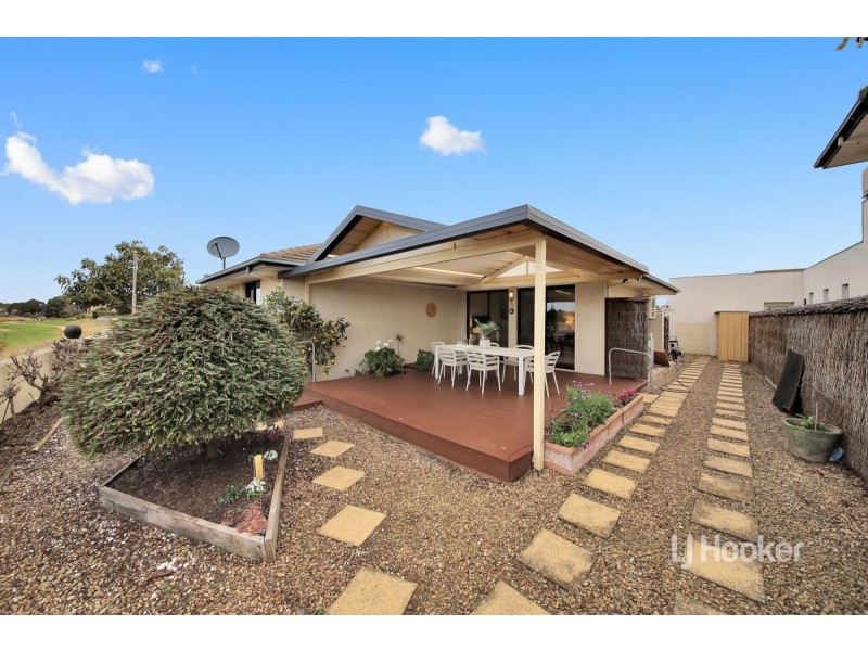 44 Signature Boulevard, Sanctuary Lakes VIC 3030