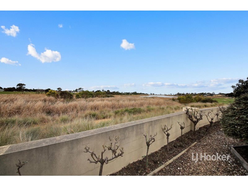 44 Signature Boulevard, Sanctuary Lakes VIC 3030