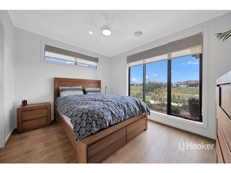 25 Kohli Crescent, Rockbank VIC 3335