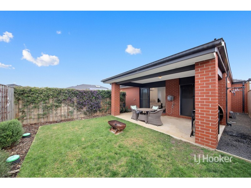 25 Kohli Crescent, Rockbank VIC 3335