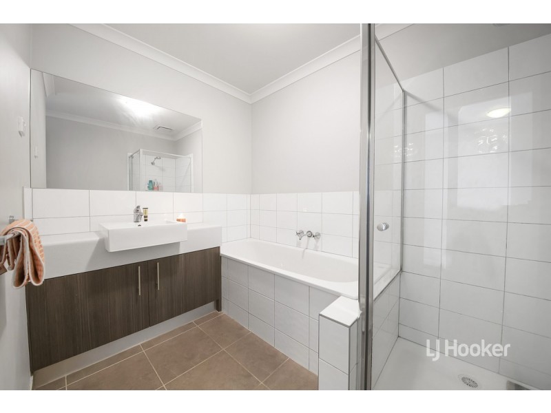 4 Chanticleer Drive, Mernda VIC 3754