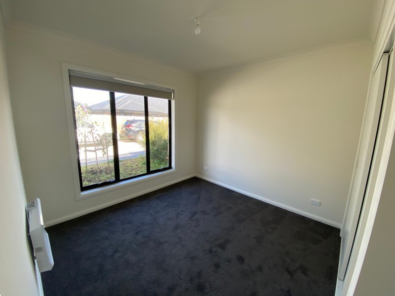 5 Toohey Close, Melton South VIC 3338