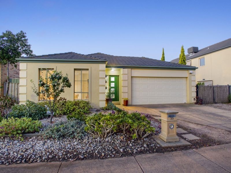33 Lakeside Drive, Sanctuary Lakes VIC 3030