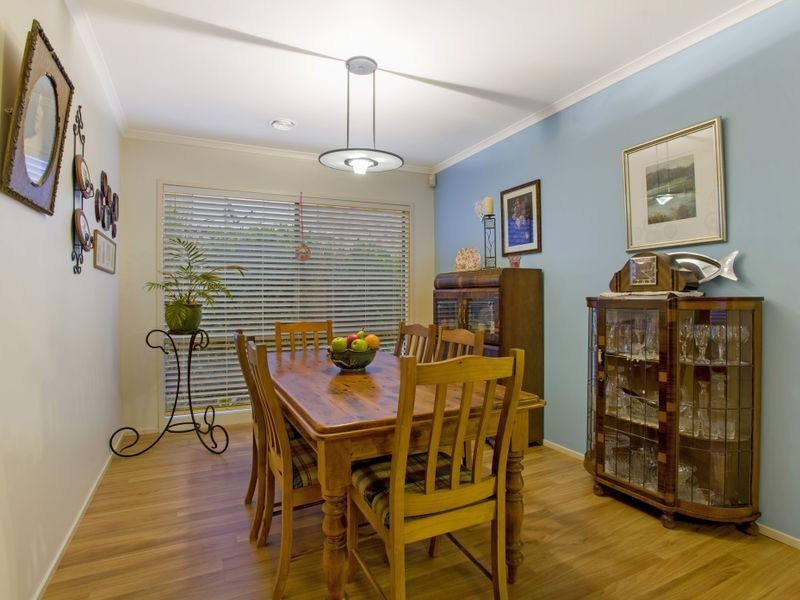33 Lakeside Drive, Sanctuary Lakes VIC 3030
