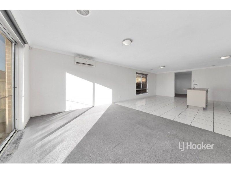 6 Misqa Avenue, Point Cook VIC 3030