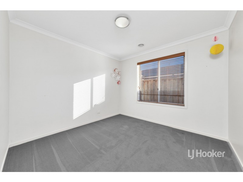 6 Misqa Avenue, Point Cook VIC 3030